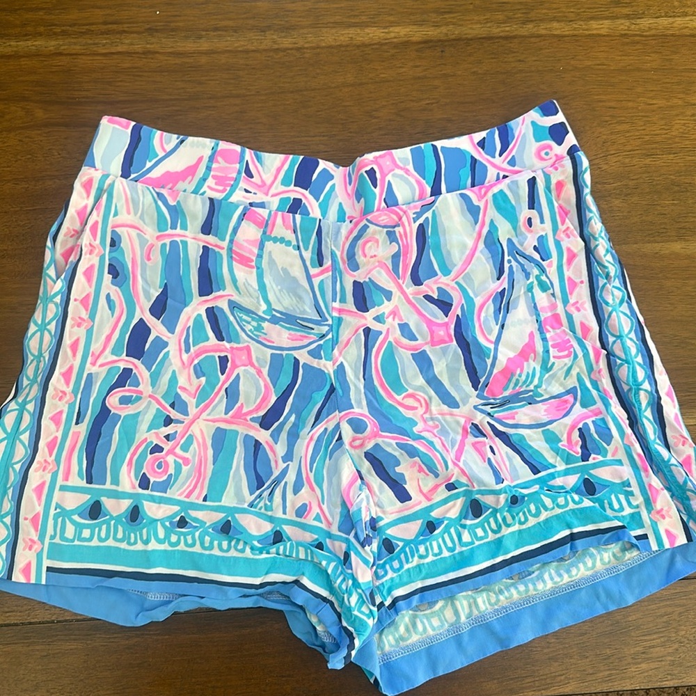 Lilly Pulitzer Size Medium Pull on Shorts